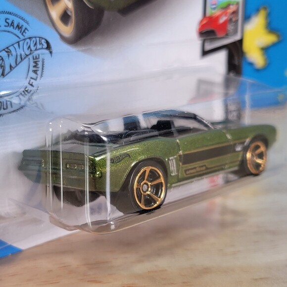 Hot Wheels '69 Green Camaro 2017 3/5 190/250 HW Roadsters 1:64 NOC - Picture 5 of 6